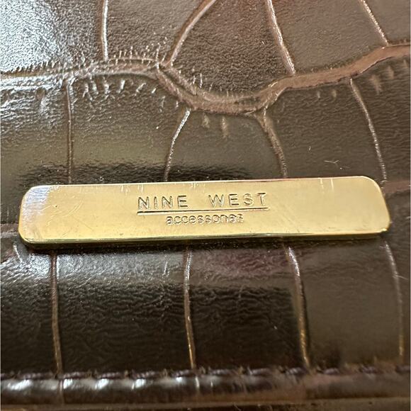 Nine West Brown Faux‎ Alligator Leather Crossbody Purse - Picture 4 of 10